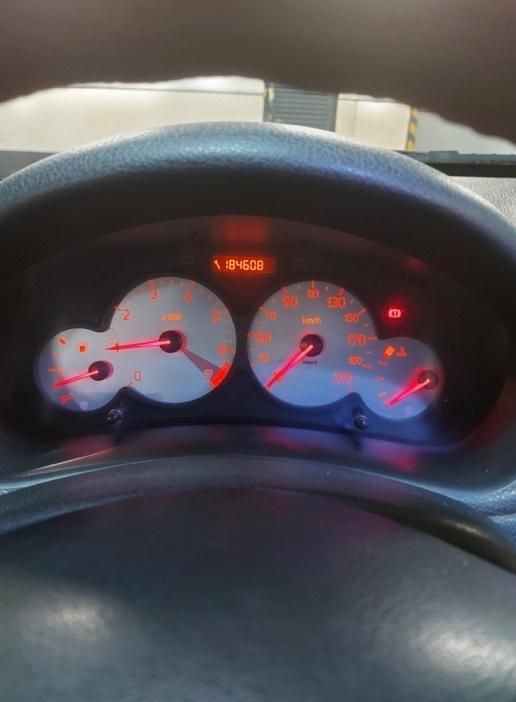پژو ۲۰۶ صندوق دار v8 - 1395