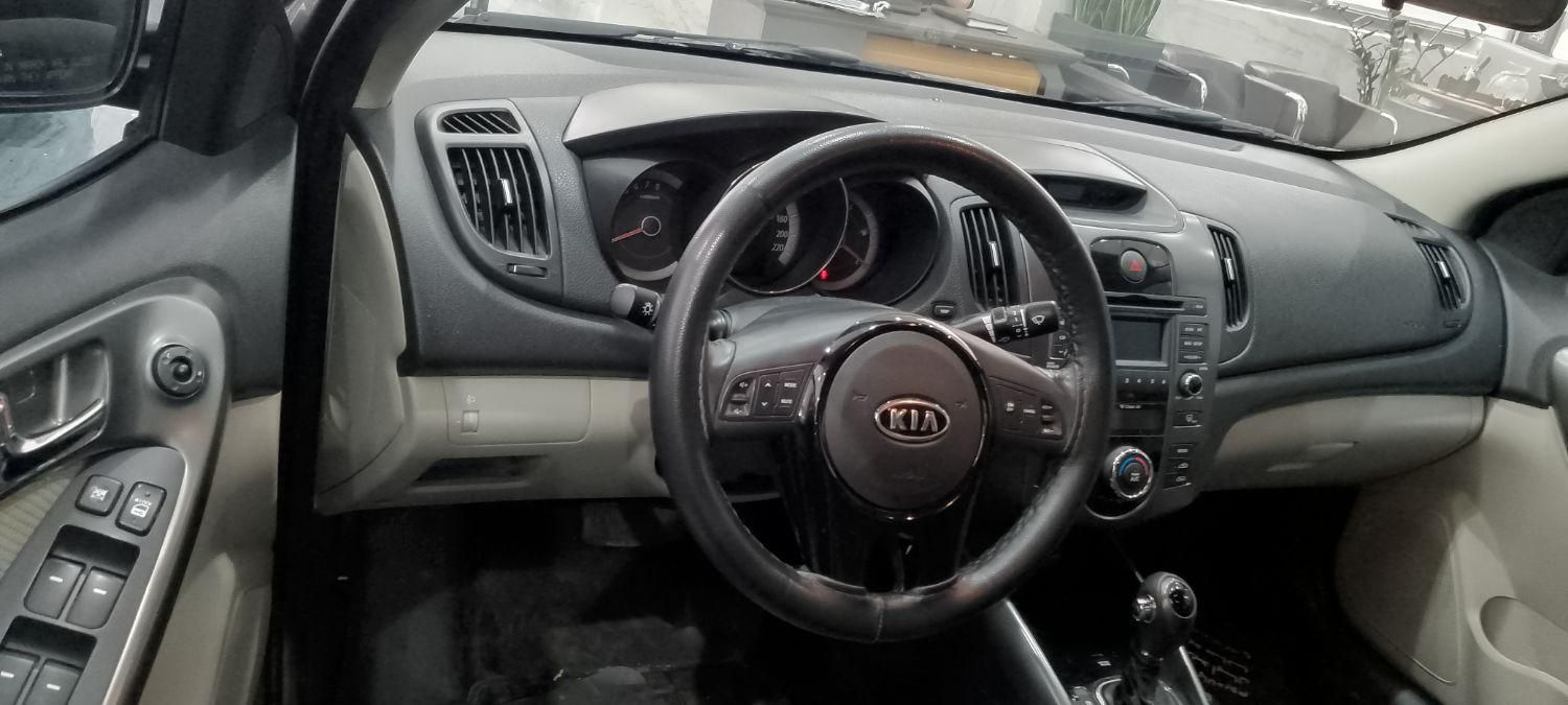 کیا سراتو 2.0 لیتر اتوماتیک GT لاین - 2016