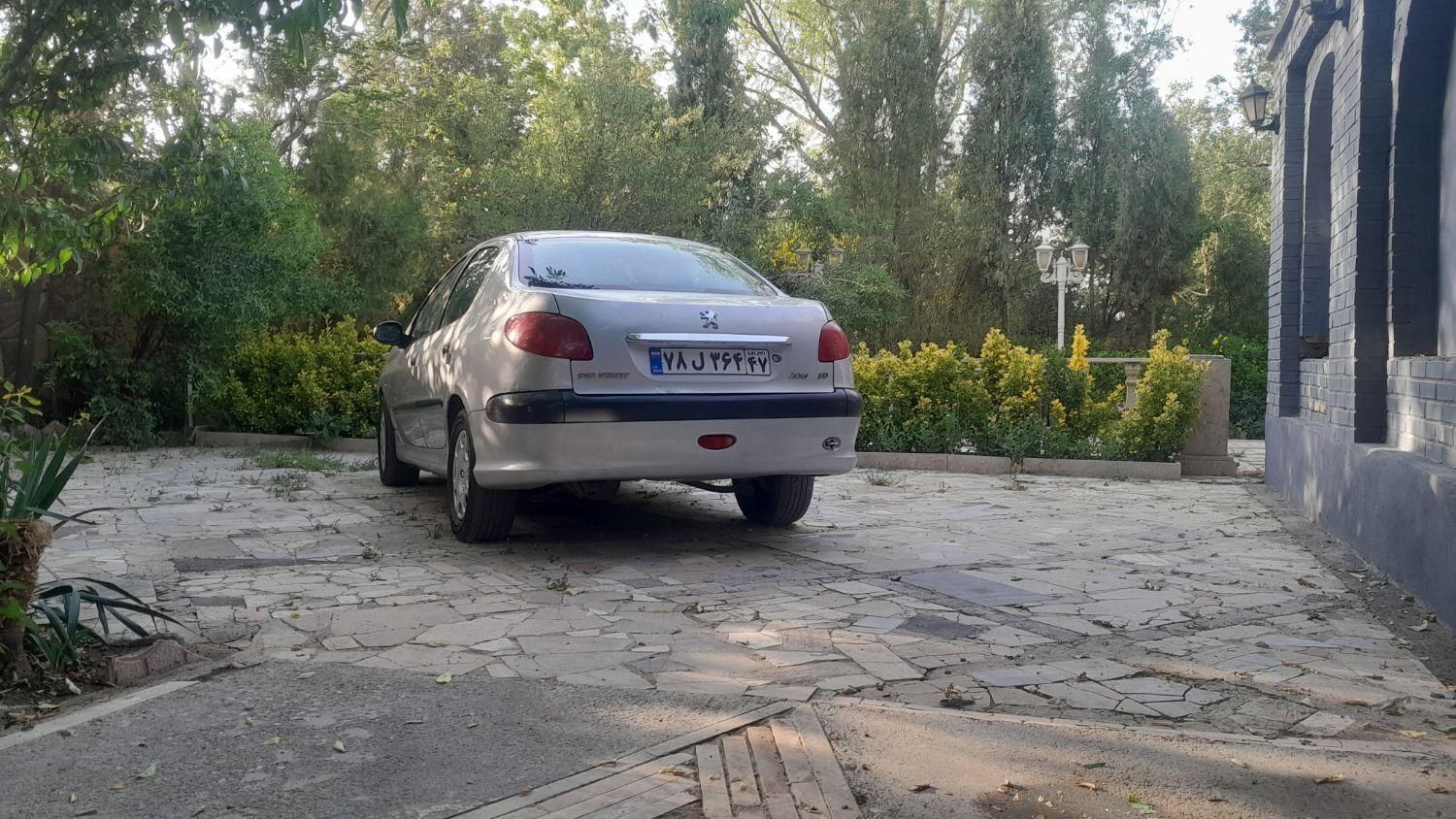 پژو ۲۰۶ صندوق دار v8 - 1386