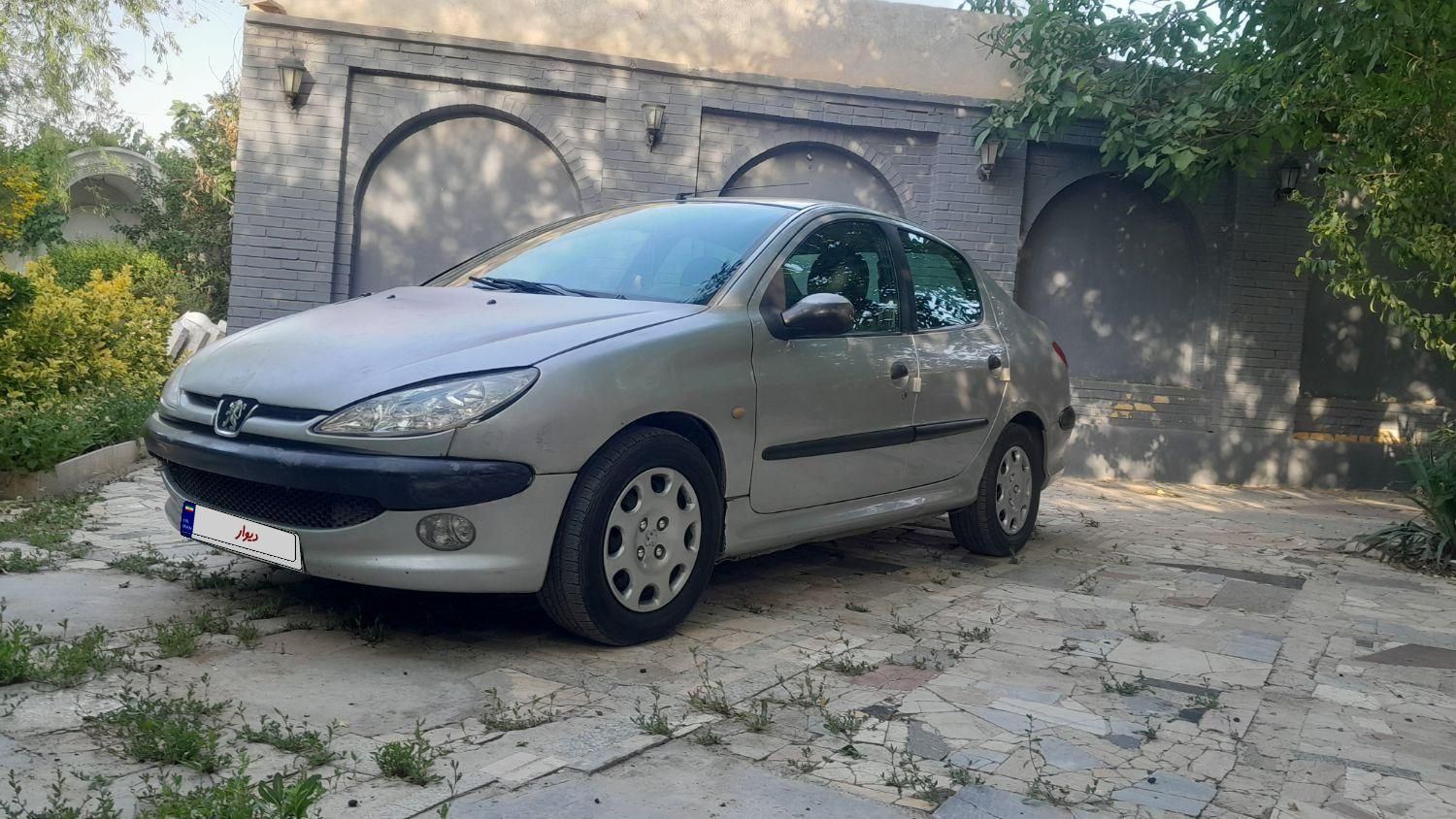پژو ۲۰۶ صندوق دار v8 - 1386
