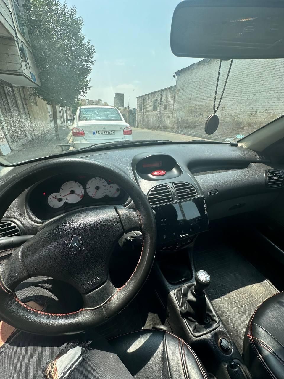 پژو ۲۰۶ صندوق دار v8 - 1399