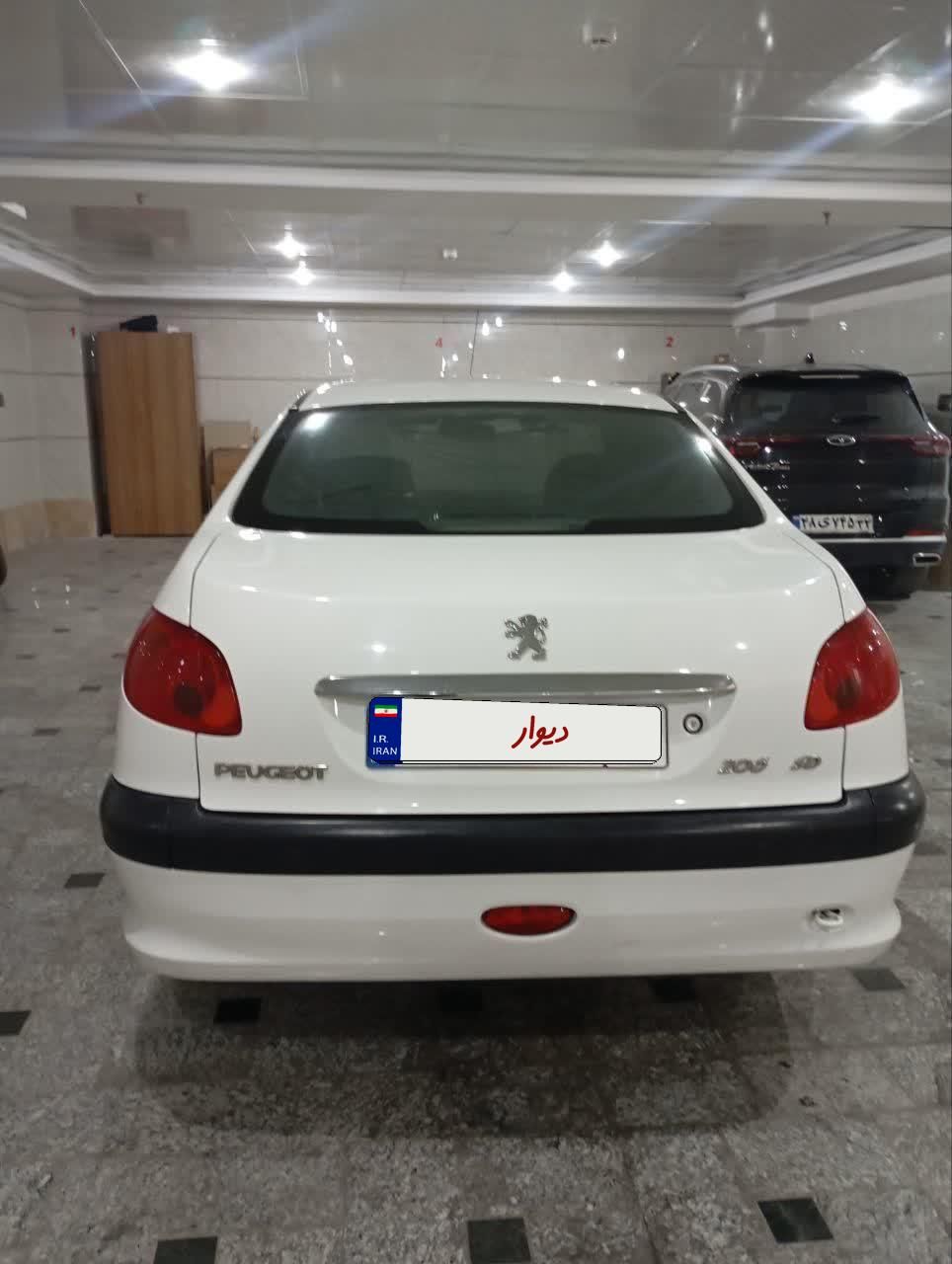 پژو ۲۰۶ صندوق دار v8 - 1394