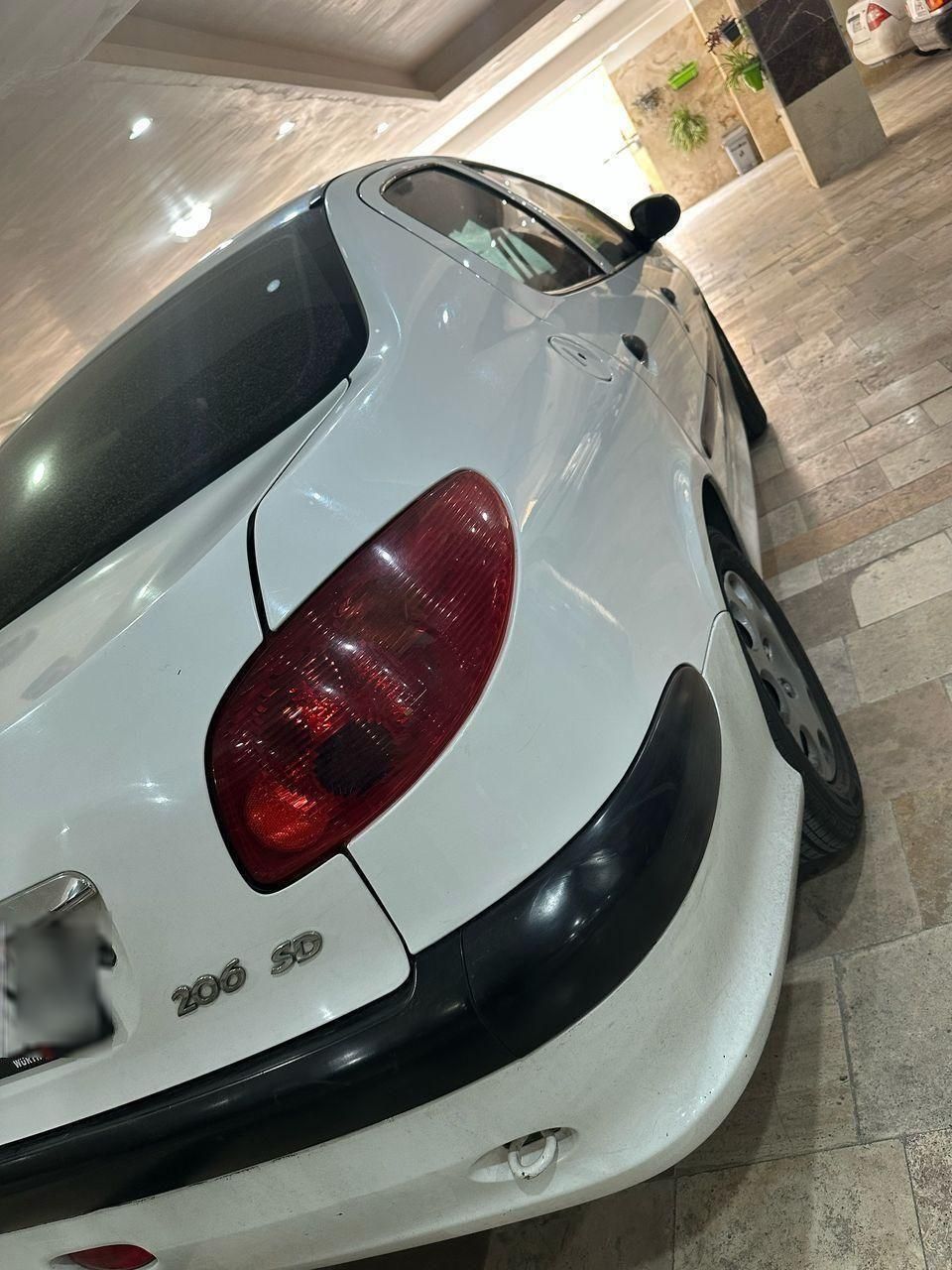 پژو ۲۰۶ صندوق دار v8 - 1390