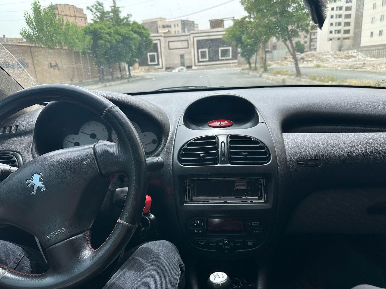 پژو ۲۰۶ صندوق دار v8 - 1390