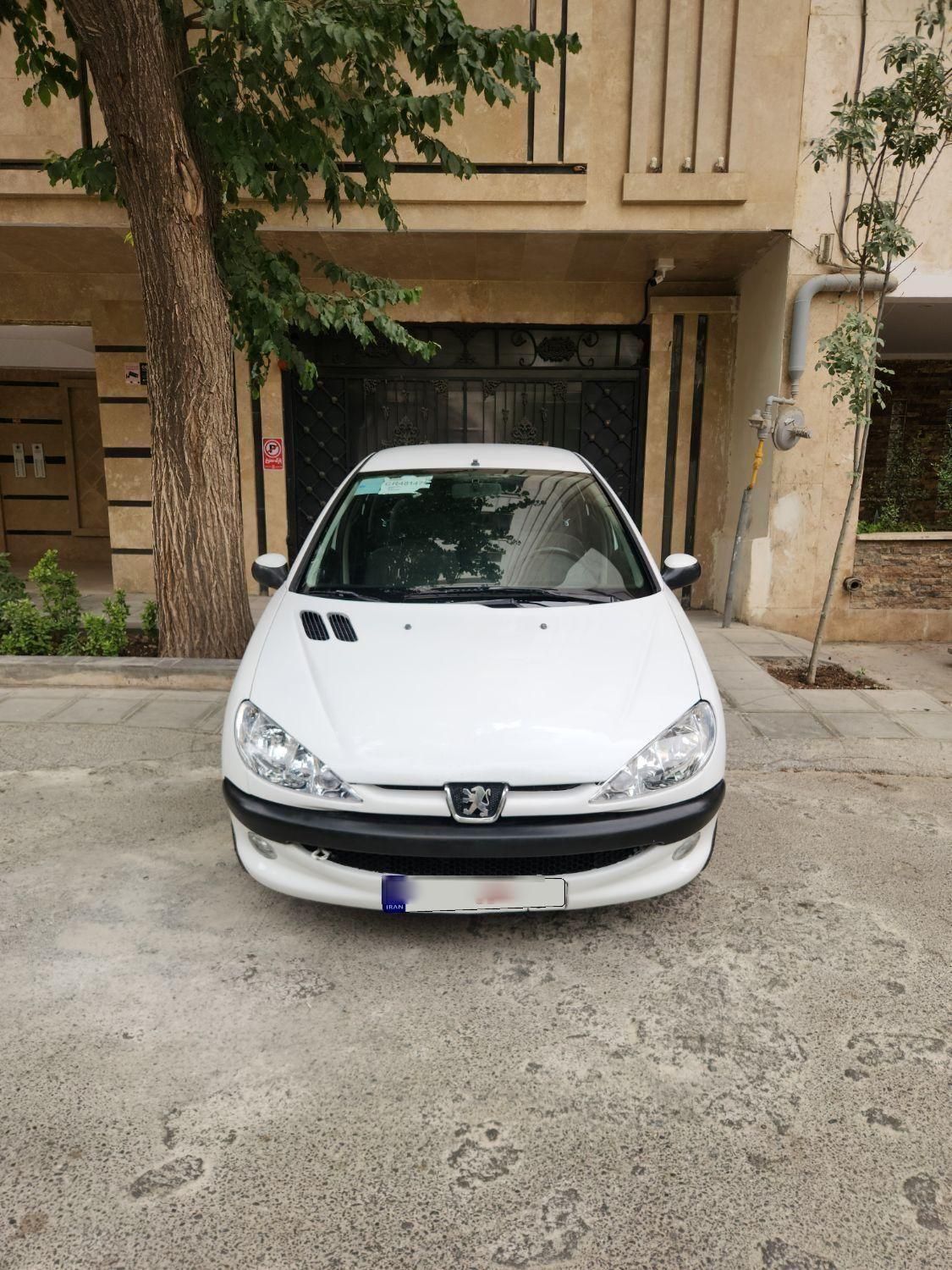 پژو ۲۰۶ صندوق دار v8 - 1398
