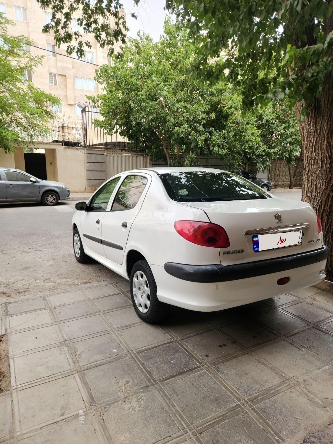 پژو ۲۰۶ صندوق دار v8 - 1398