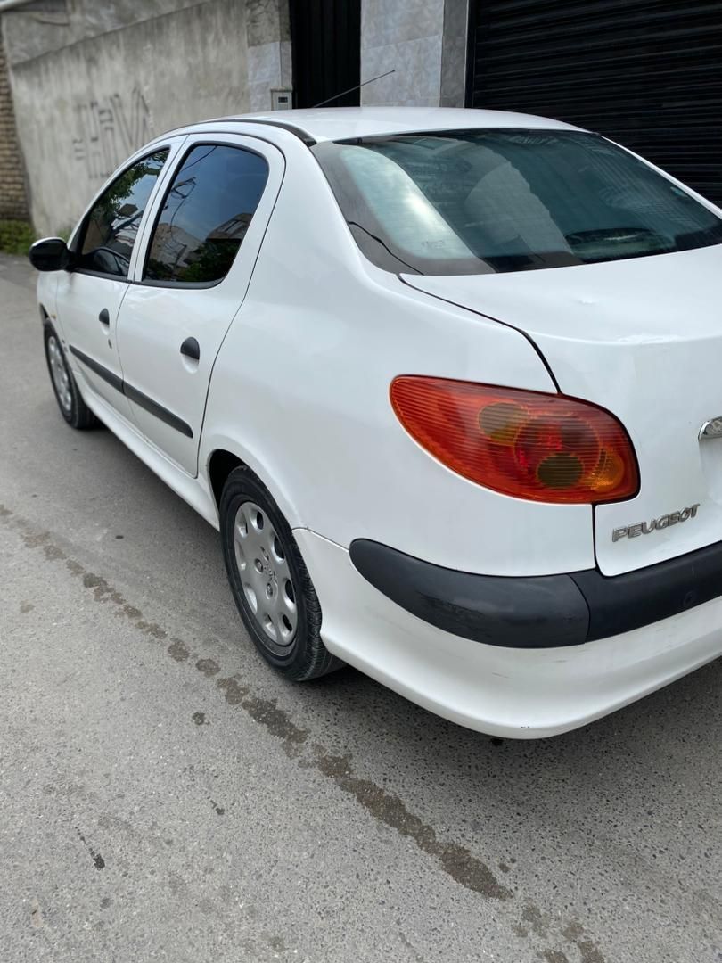پژو ۲۰۶ صندوق دار v8 - 1392