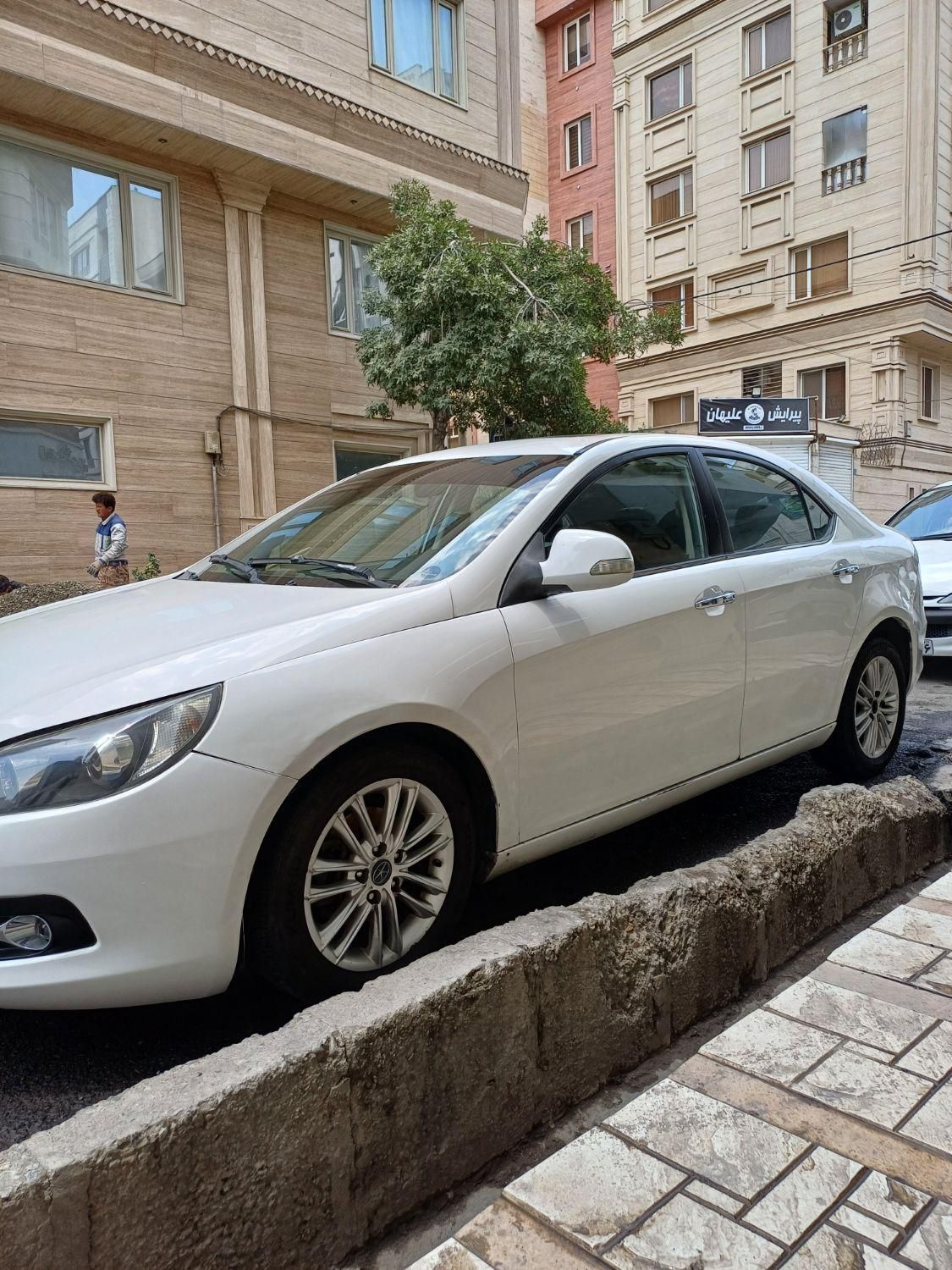 جک J5 اتوماتیک - 2014