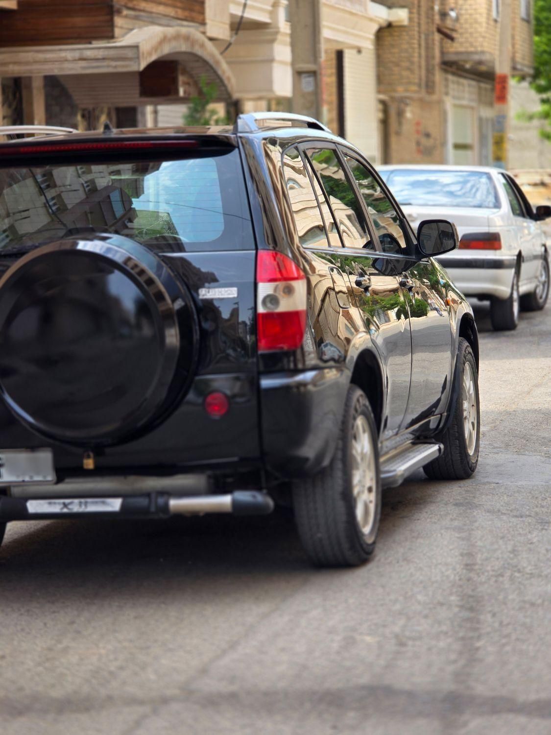 ام وی ام X33 دنده‌ای ساده - 2012