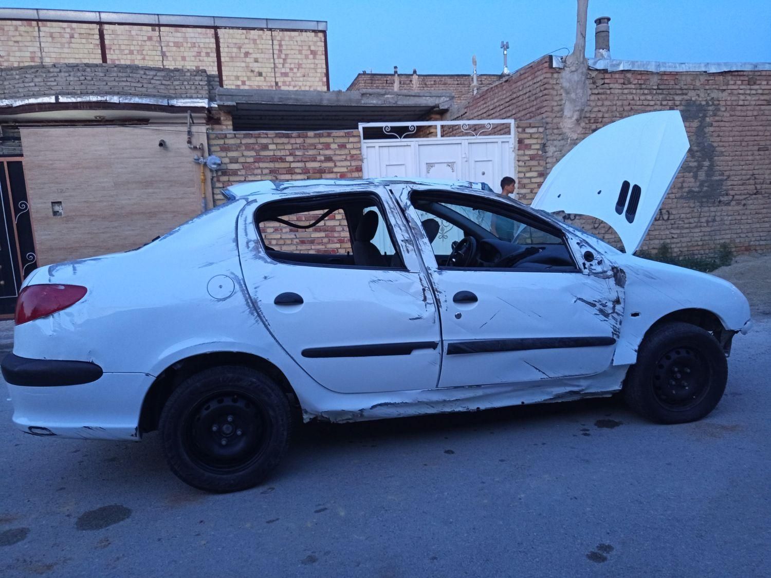 پژو ۲۰۶ صندوق دار v8 - 1394