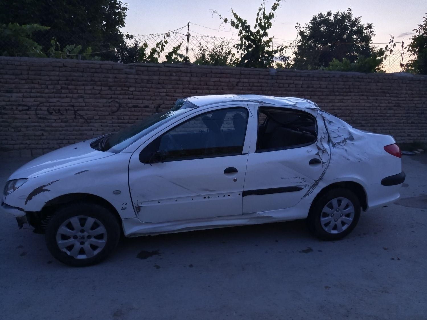 پژو ۲۰۶ صندوق دار v8 - 1394