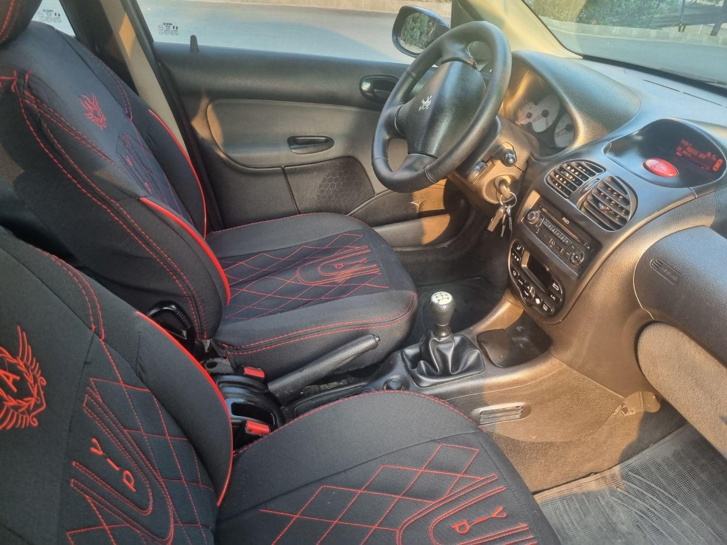 پژو ۲۰۶ صندوق دار v8 - 1398