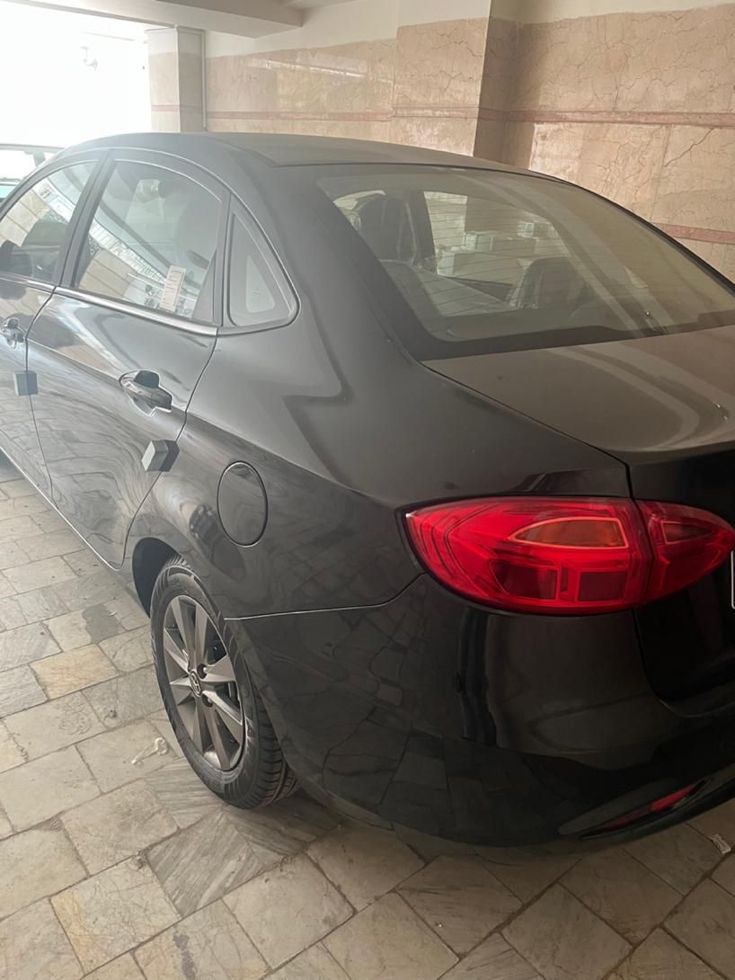جک J4 اتوماتیک ساده - 2025