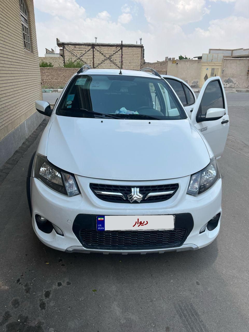 خودرو کوییک، معمولی آگهی ann_18629303