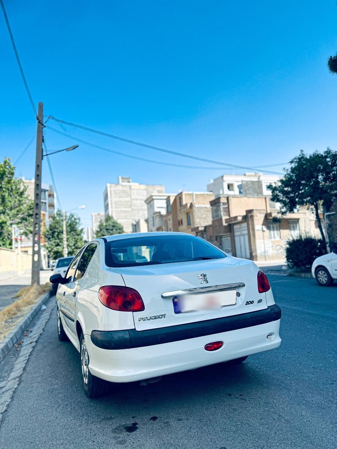 پژو ۲۰۶ صندوق دار v8 - 1394