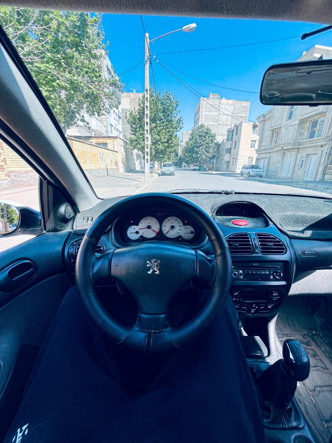 پژو ۲۰۶ صندوق دار v8 - 1394