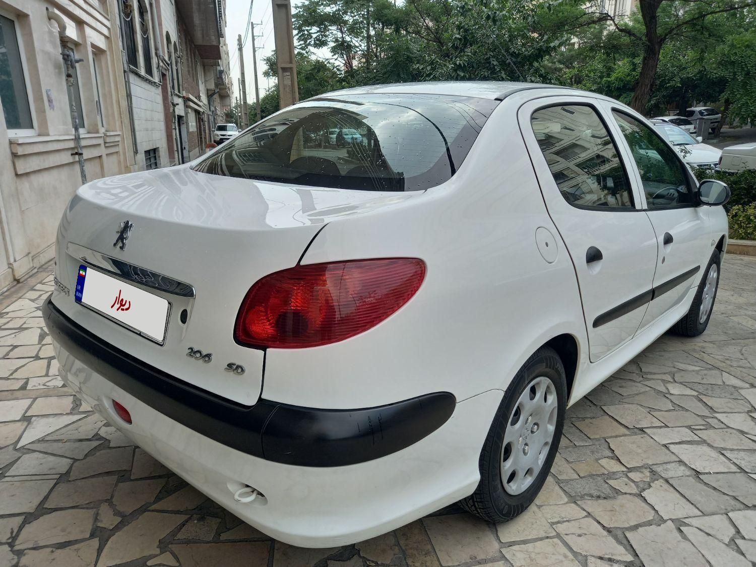 پژو ۲۰۶ صندوق دار v8 - 1399