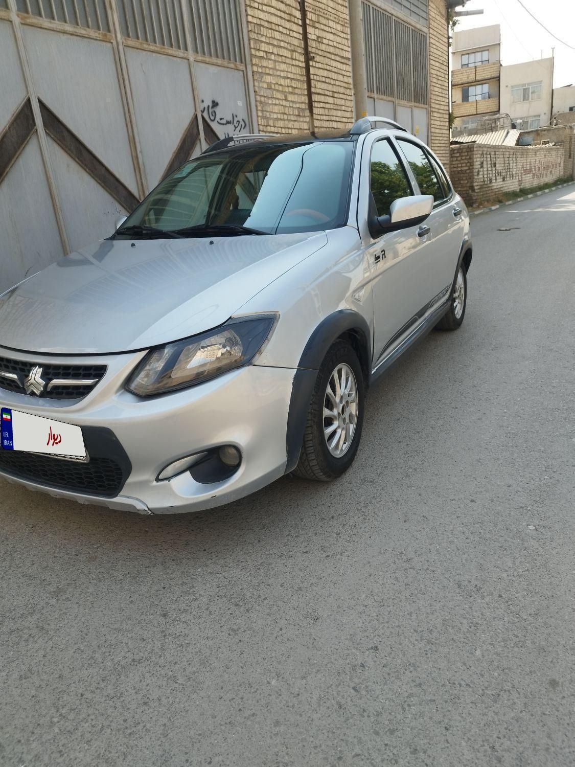 خودرو کوییک، R آگهی ann_18631563