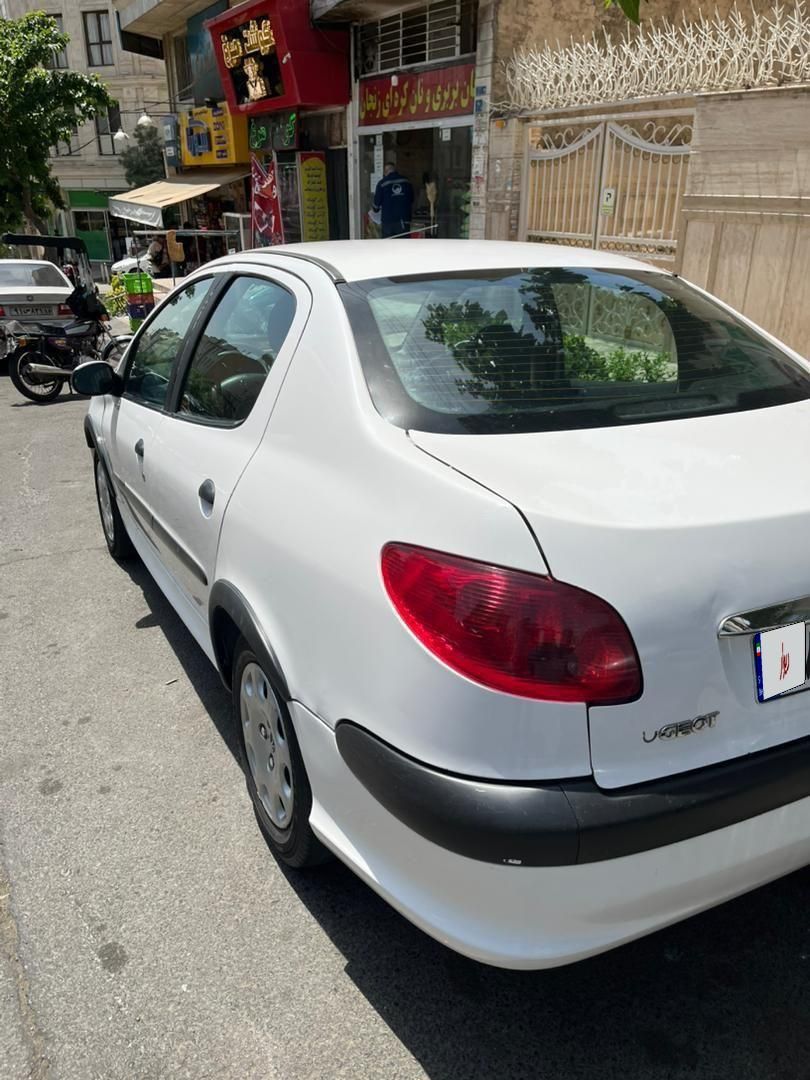 پژو ۲۰۶ صندوق دار v20 - 1386