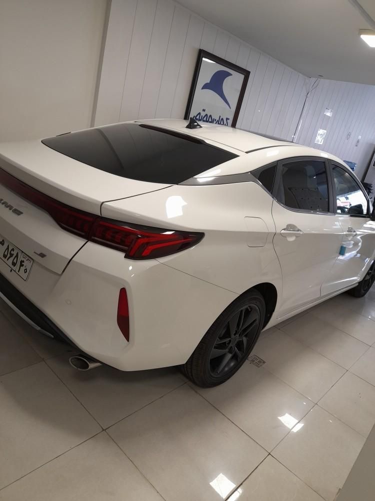 کی ام سی J7 اتوماتیک - 2025