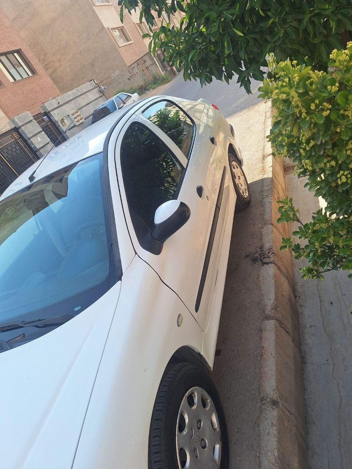 پژو ۲۰۶ صندوق دار v8 - 1394