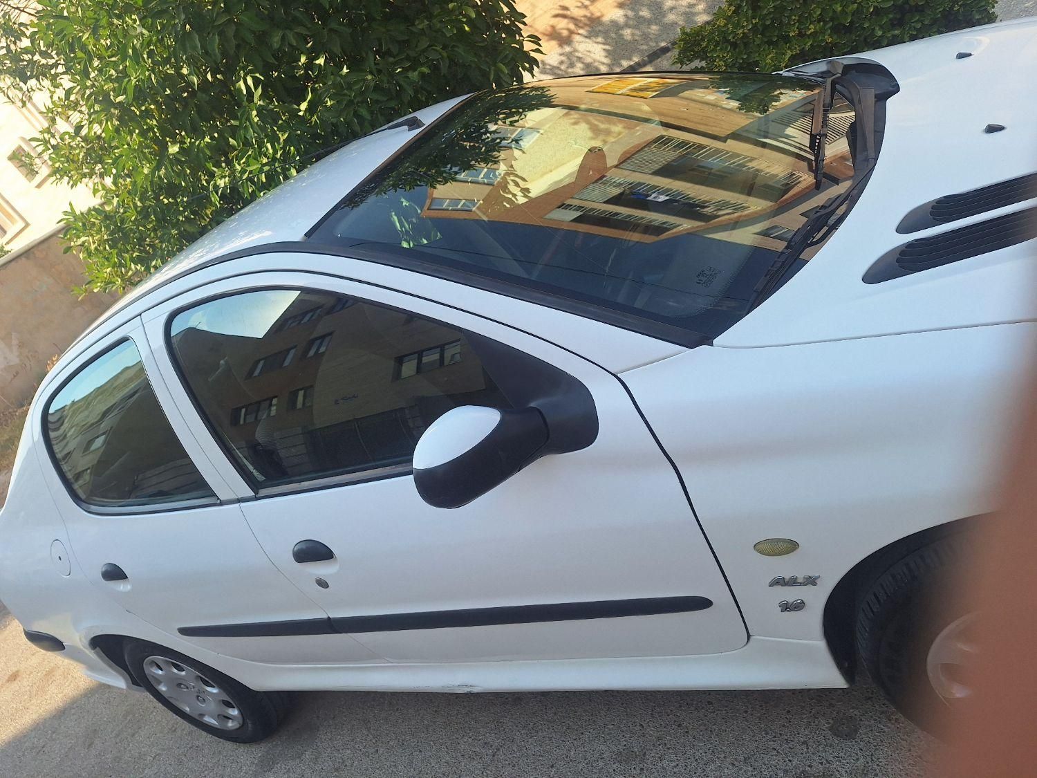 پژو ۲۰۶ صندوق دار v8 - 1394
