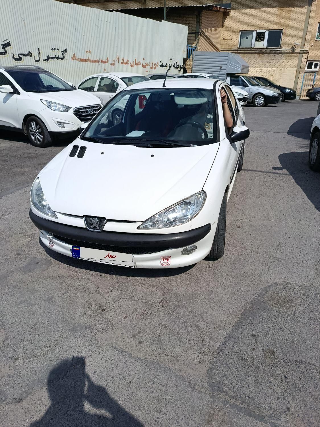 پژو ۲۰۶ صندوق دار v8 - 1393