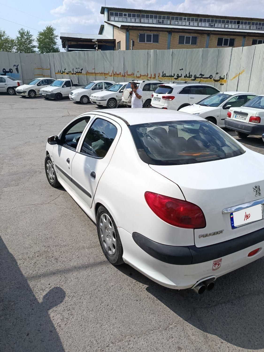 پژو ۲۰۶ صندوق دار v8 - 1393