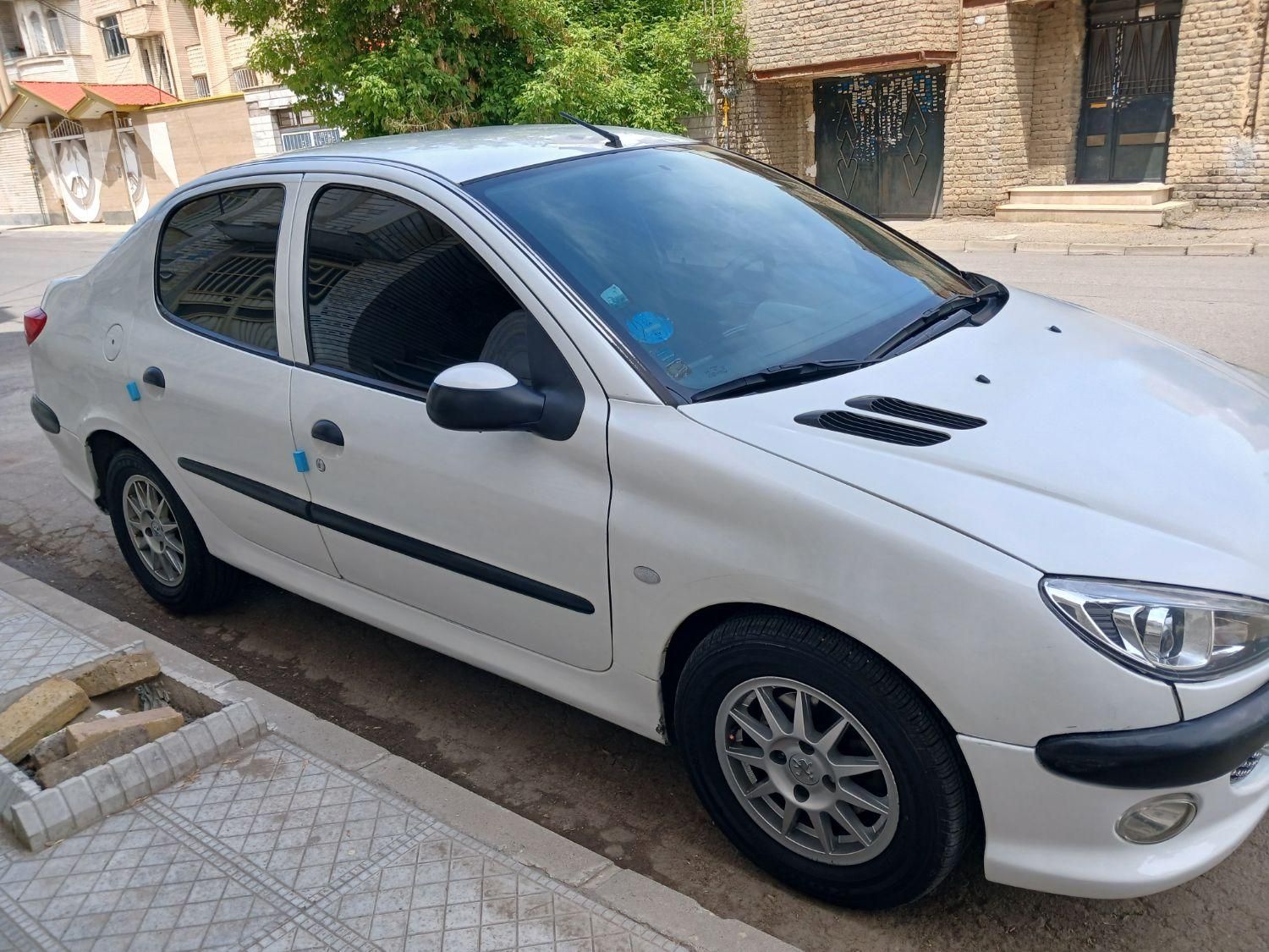 پژو ۲۰۶ صندوق دار v8 - 1386