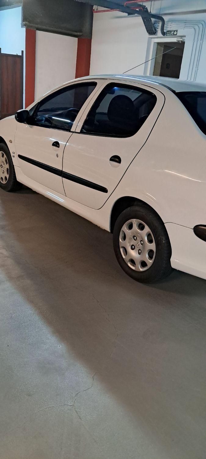 پژو ۲۰۶ صندوق دار v8 - 1395
