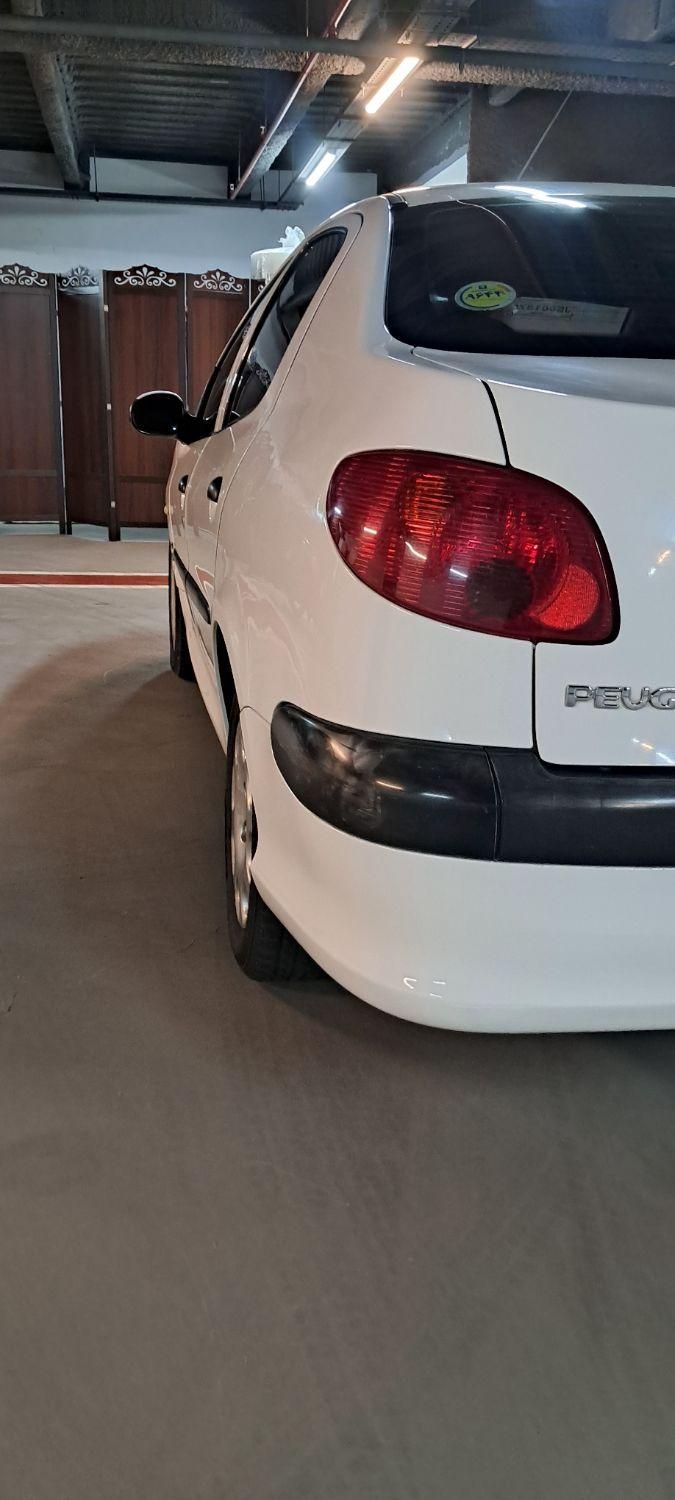 پژو ۲۰۶ صندوق دار v8 - 1395