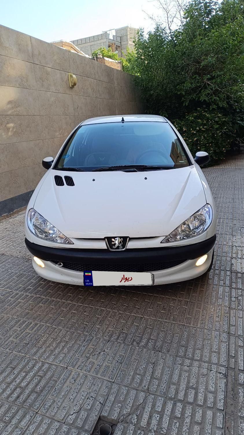 پژو ۲۰۶ صندوق دار v8 - 1390
