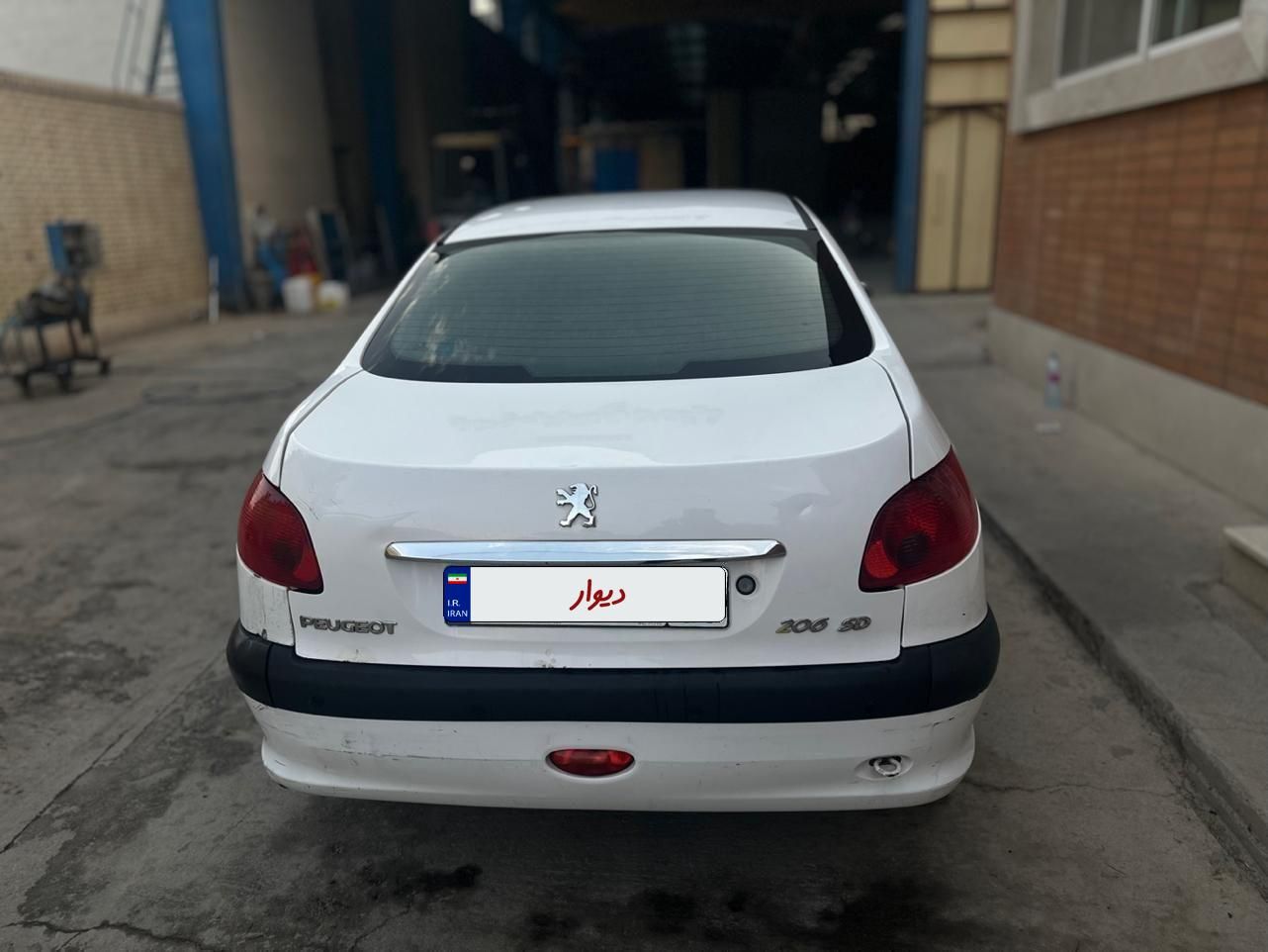 پژو ۲۰۶ صندوق دار v8 - 1390