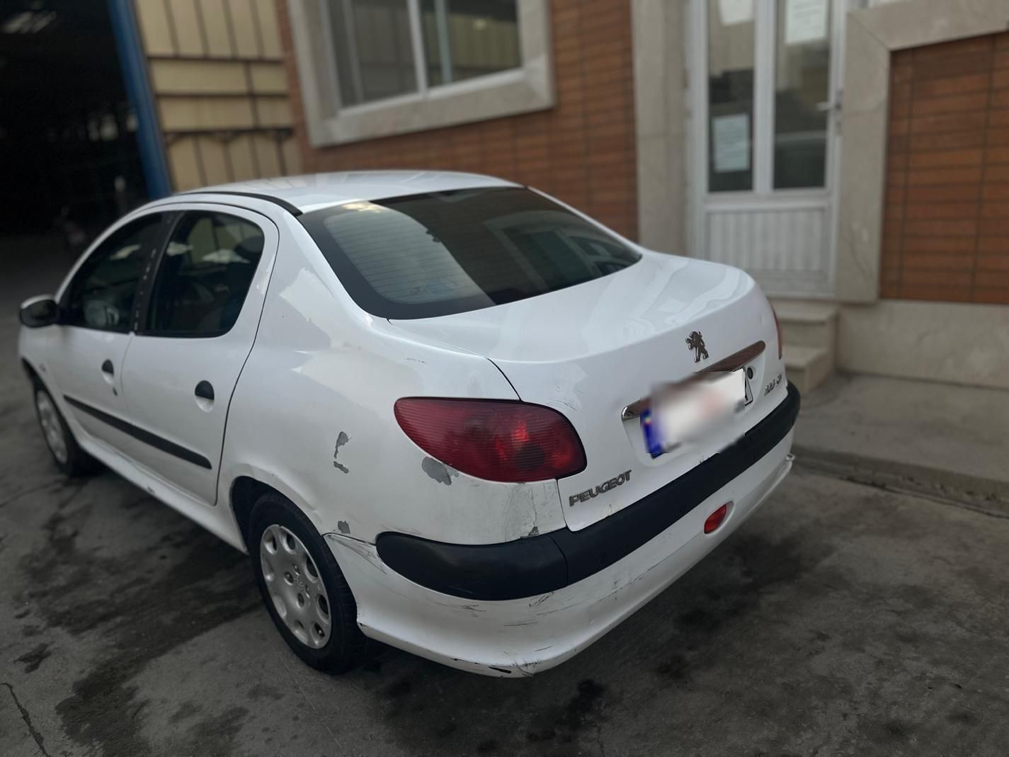پژو ۲۰۶ صندوق دار v8 - 1390