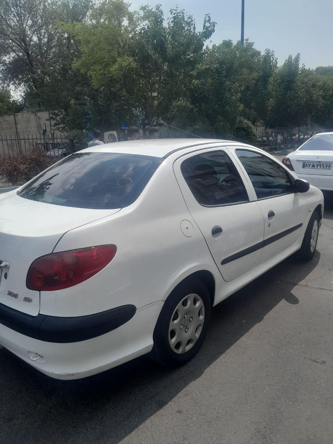 پژو ۲۰۶ صندوق دار v8 - 1395