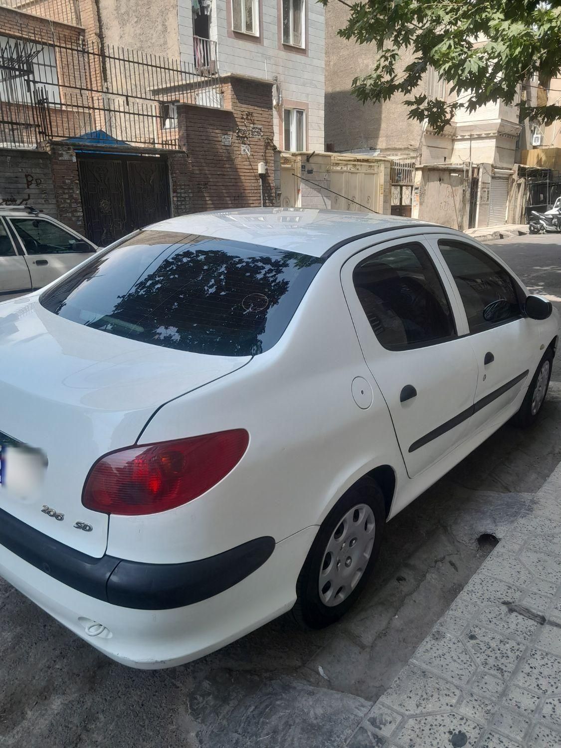 پژو ۲۰۶ صندوق دار v8 - 1395