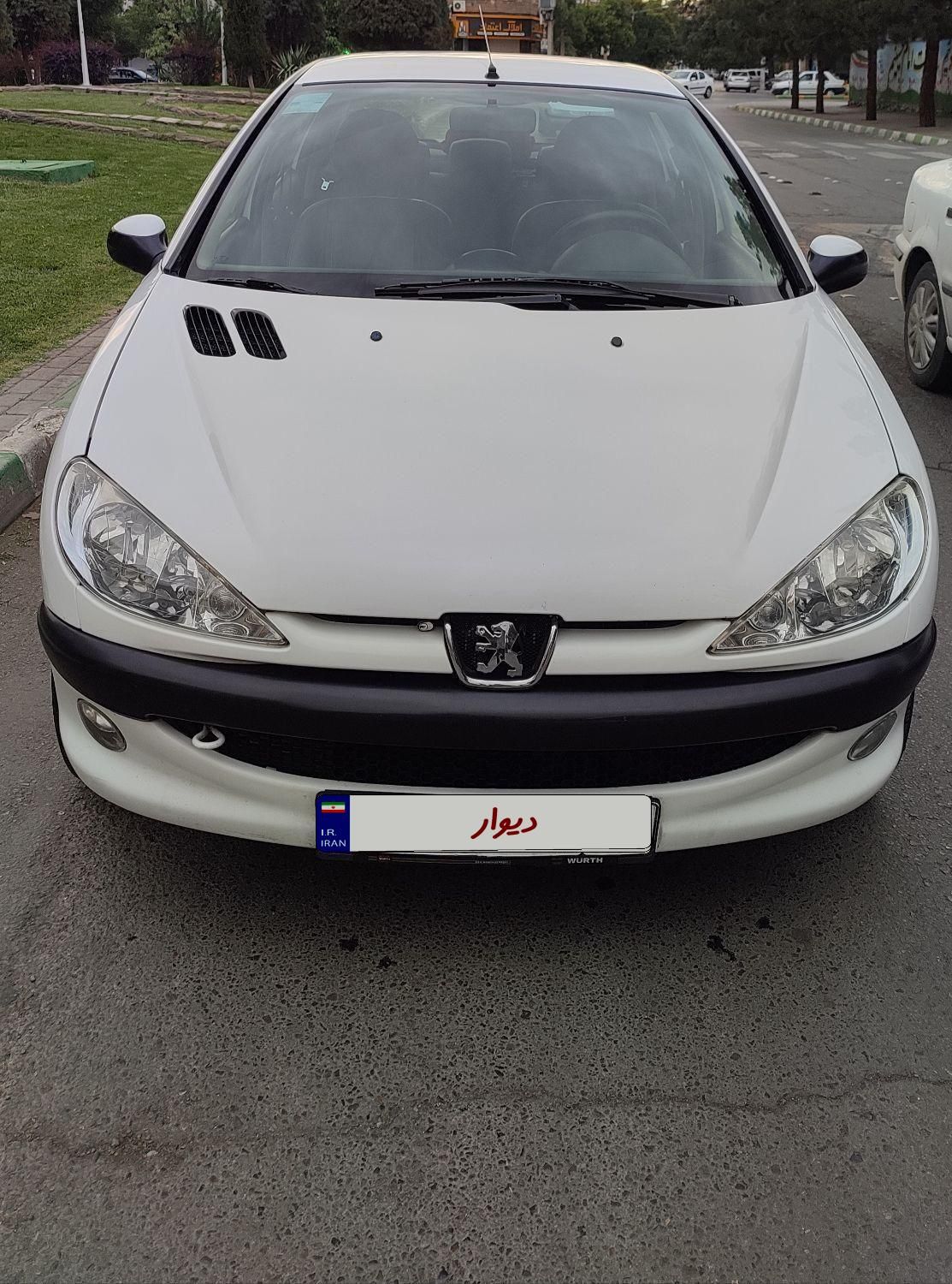 پژو ۲۰۶ صندوق دار v8 - 1391