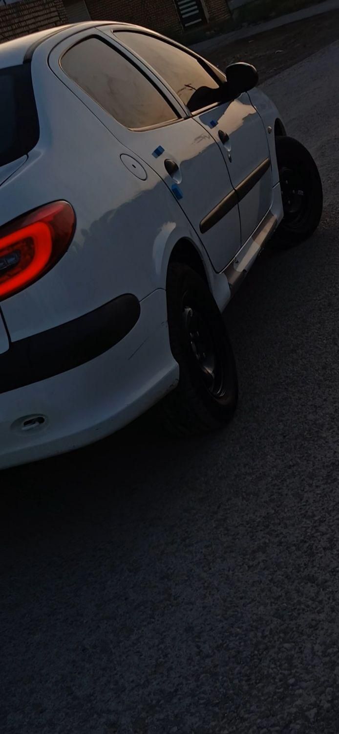پژو ۲۰۶ صندوق دار v8 - 1396