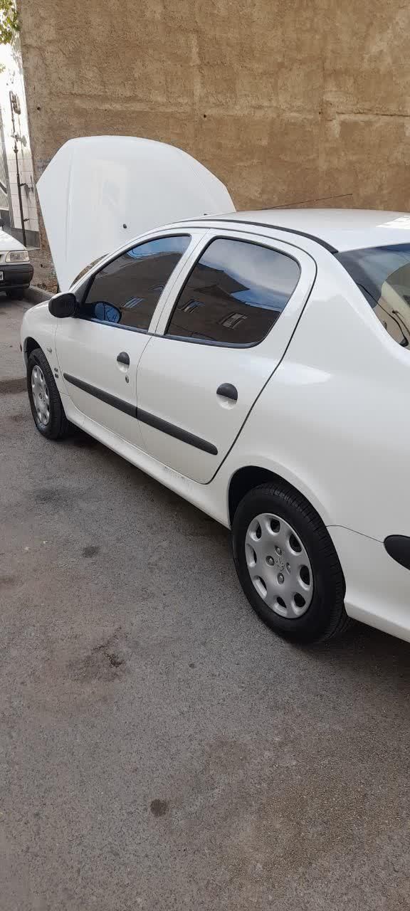 پژو ۲۰۶ صندوق دار v8 - 1394