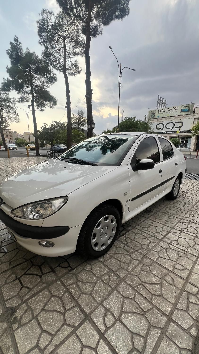 پژو ۲۰۶ صندوق دار v8 - 1395