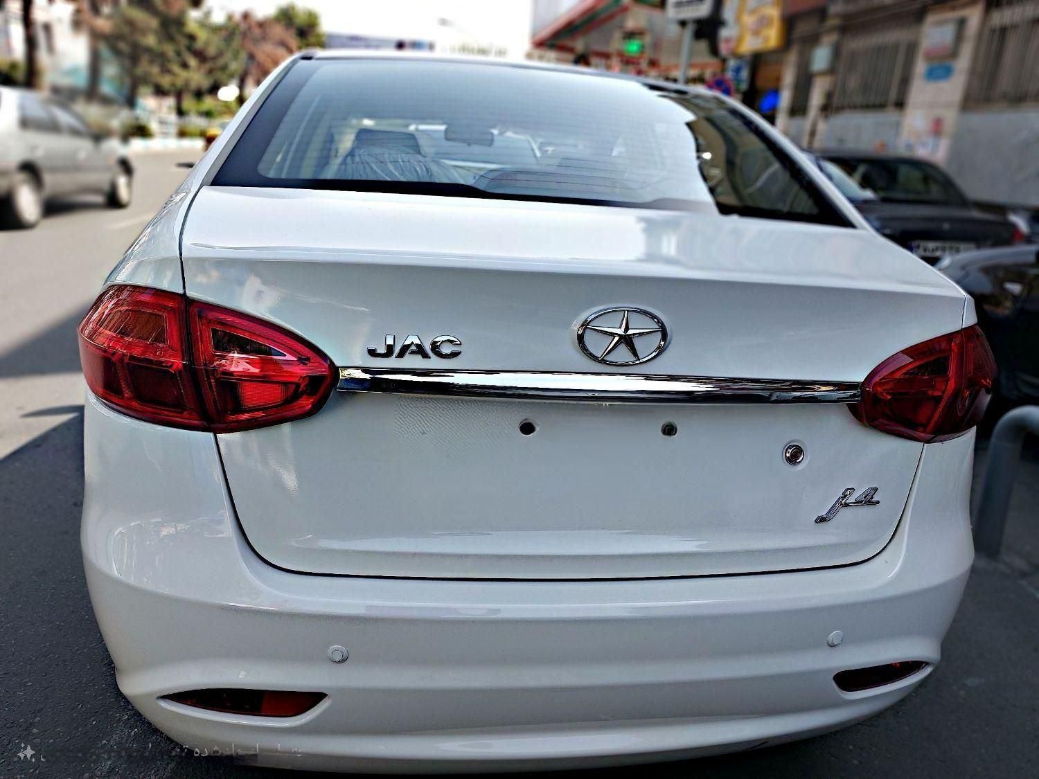جک J4 اتوماتیک ساده - 2025