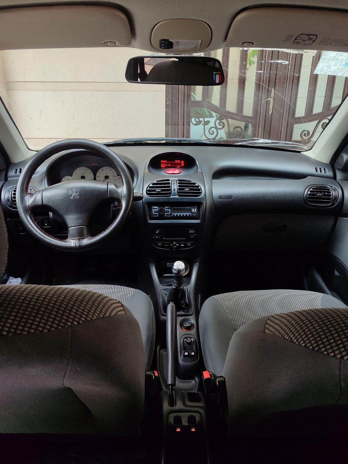 پژو ۲۰۶ صندوق دار v8 - 1398