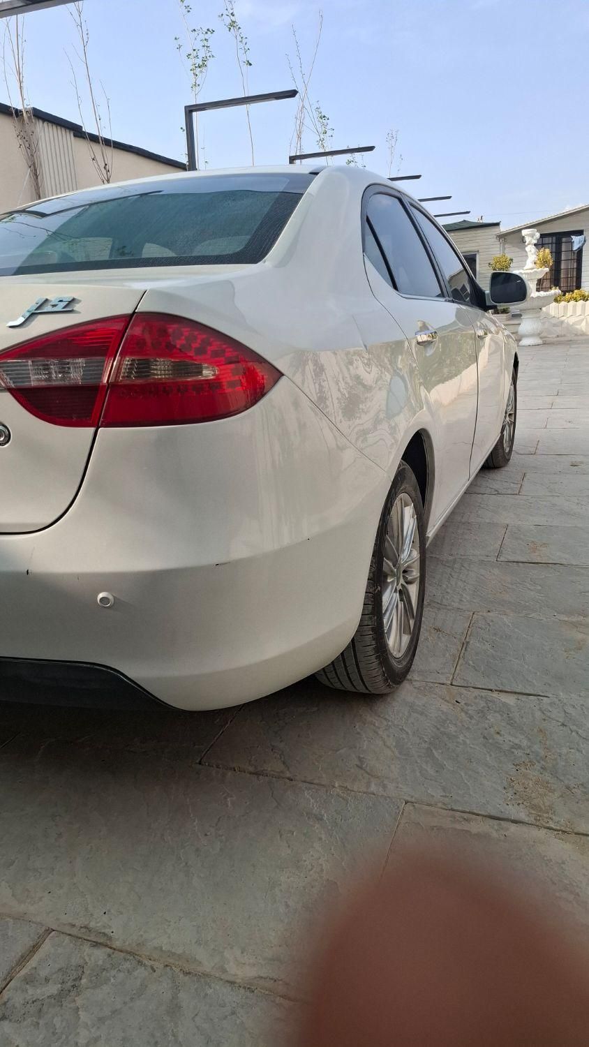 جک J5 اتوماتیک - 2015