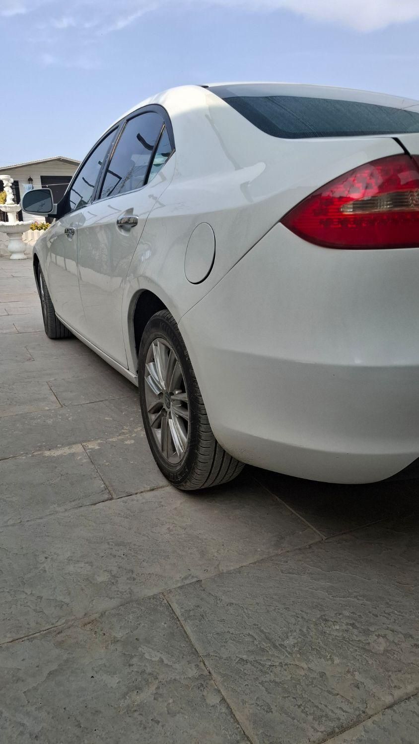 جک J5 اتوماتیک - 2015