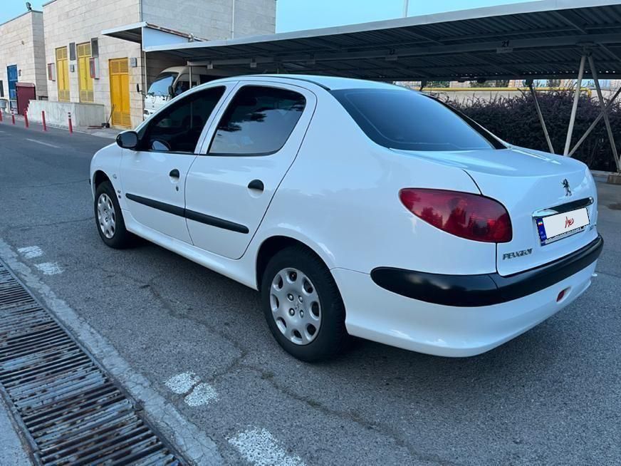 پژو ۲۰۶ صندوق دار v8 - 1399