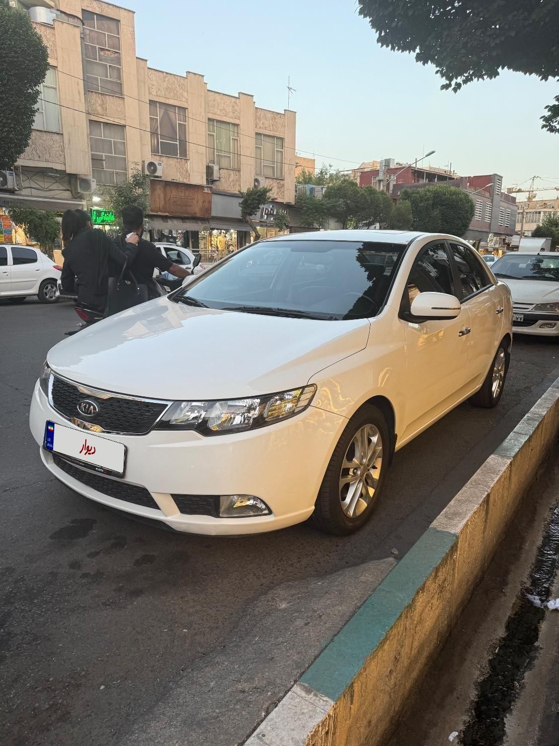 خودرو کیا، سراتو مونتاژ آگهی ann_18636616