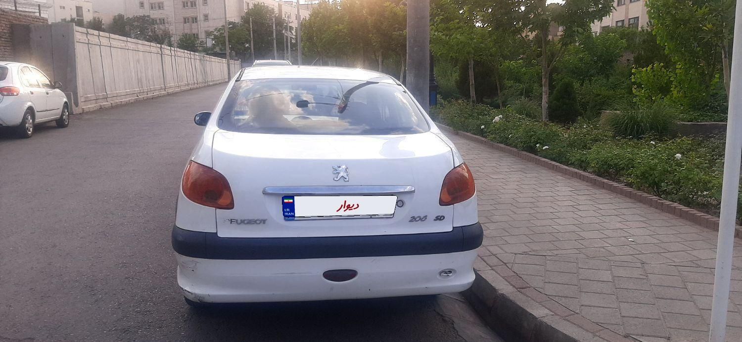 پژو ۲۰۶ صندوق دار v8 - 1393