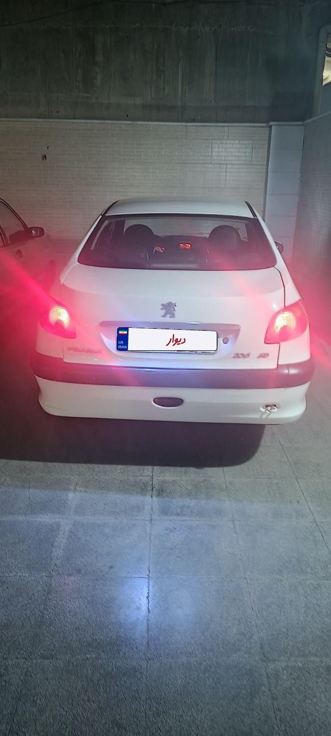 پژو ۲۰۶ صندوق دار v8 - 1395