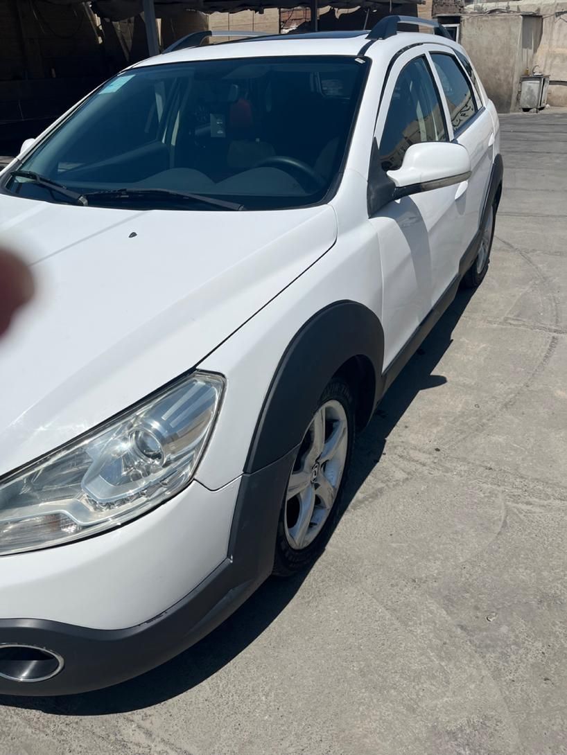 خودرو دانگ فنگ، H30 کراس آگهی ann_18637109