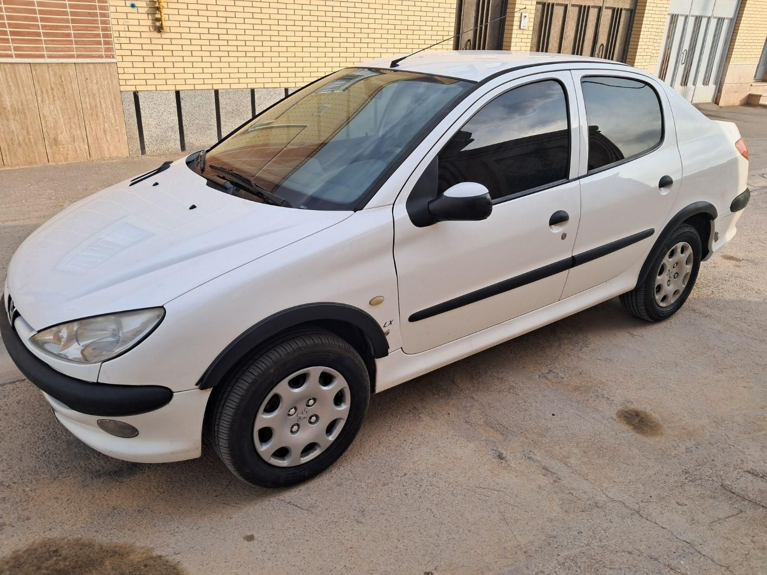 پژو ۲۰۶ صندوق دار v8 - 1393